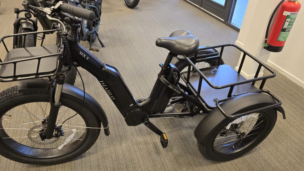 Driewieler Voor Volwassenen, 24 Inch-trike-fiets, 6 Versnellingen Voor Volwassenen 3 Wielige Fiets Voor Volwassenen Cargo Trike Met Boodschappenmand En Kleine Rugleuning Zwart